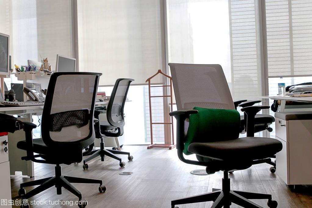 辦公室與辦公椅的優化選擇，提升辦公效率與舒適性